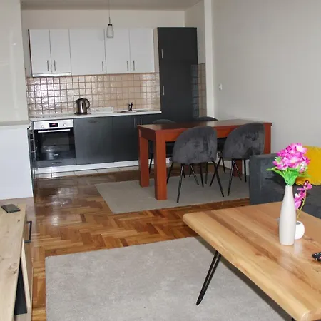 Daire Apartman Orhideja Lukavica